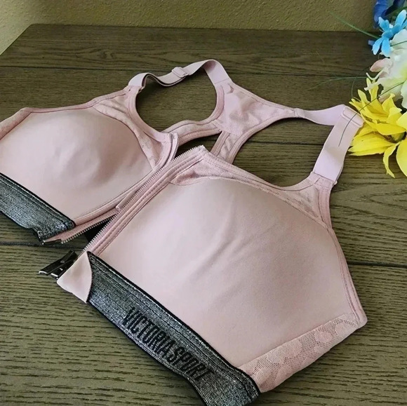 VS Incredible Lightweight max sports bra size 32B Pink - Picture 4 of 6